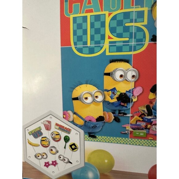 Despicable Me Minions Prop & Backdrop - Picture 3 of 7